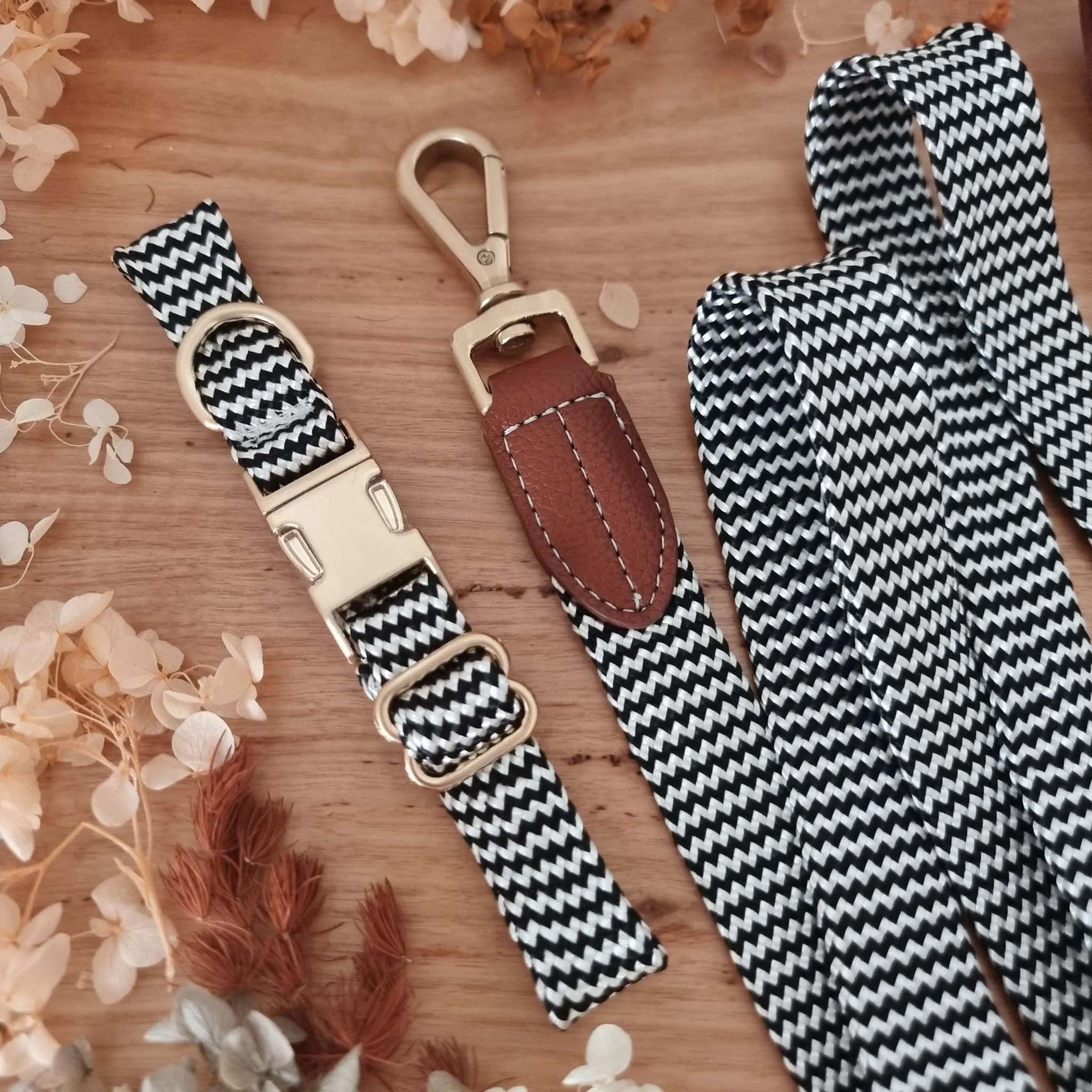 Monochrome Dog collar - Black and White with Gold Buckle