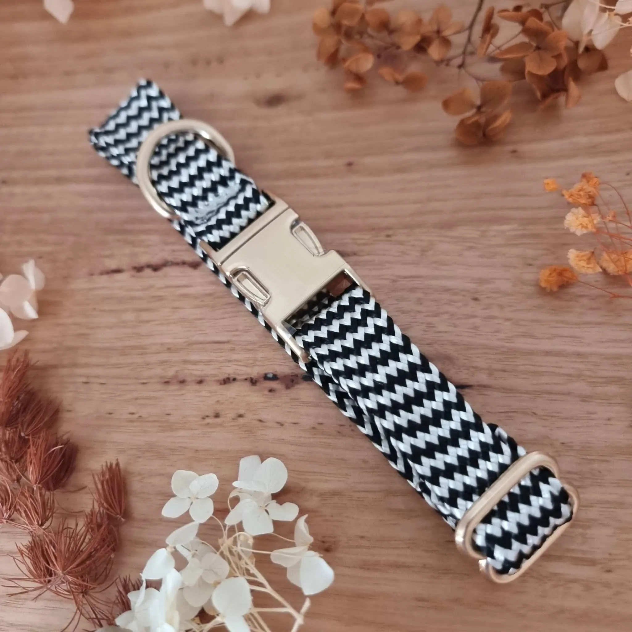 Monochrome Dog collar - Black and White with Gold Buckle