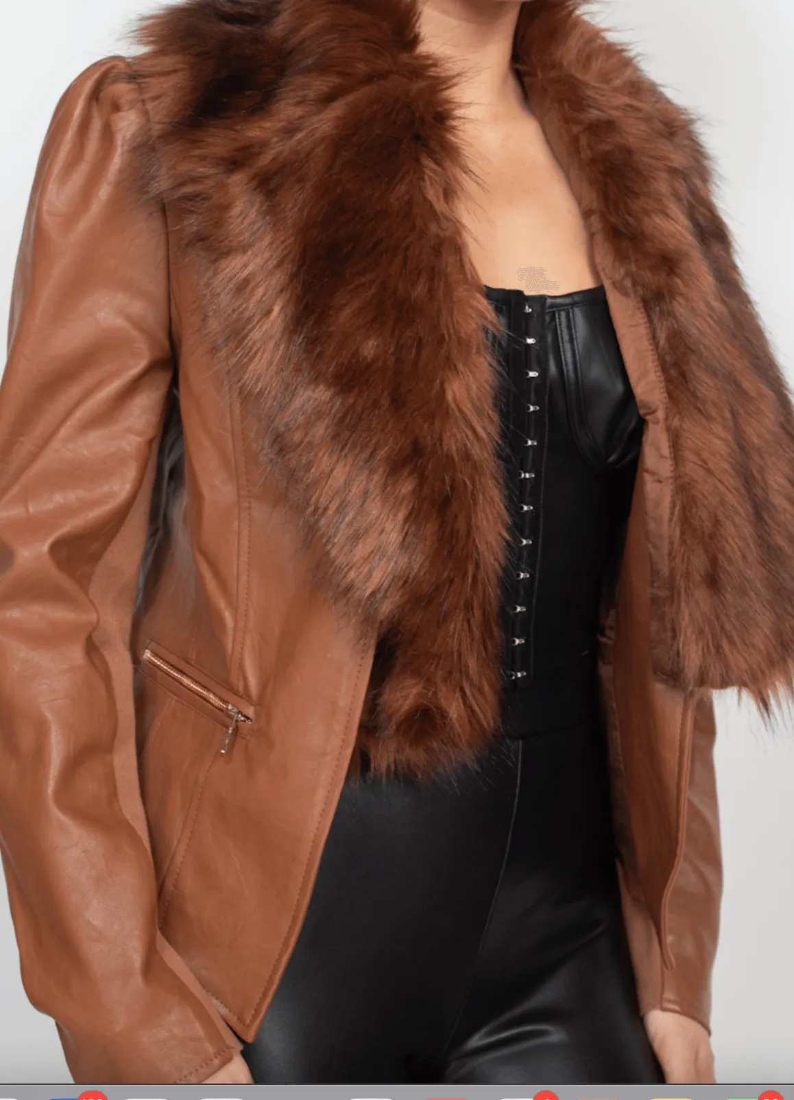 Short Faux Leather jacket w/ detachable fur collar HMJ20594