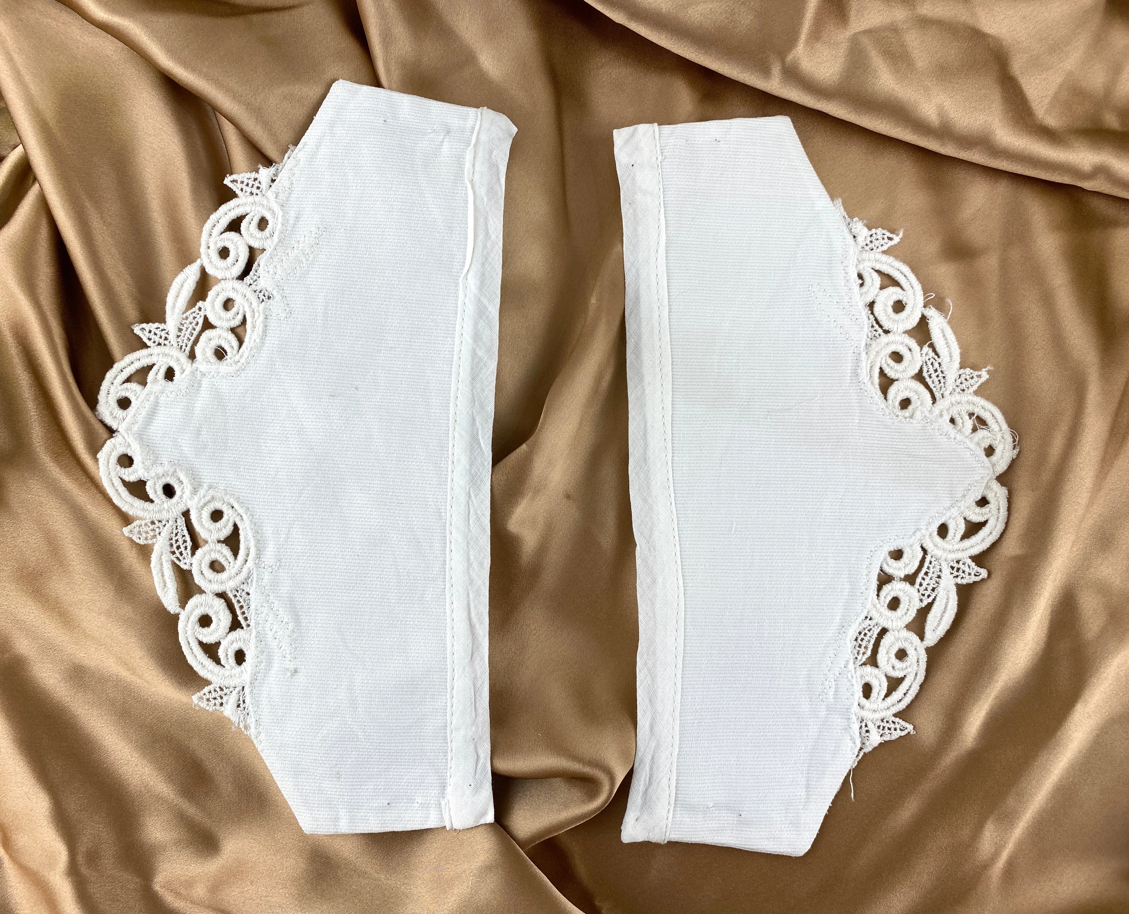 Vintage 1950s White Guipure Cotton Collar & Matching Cuffs Set, Triples